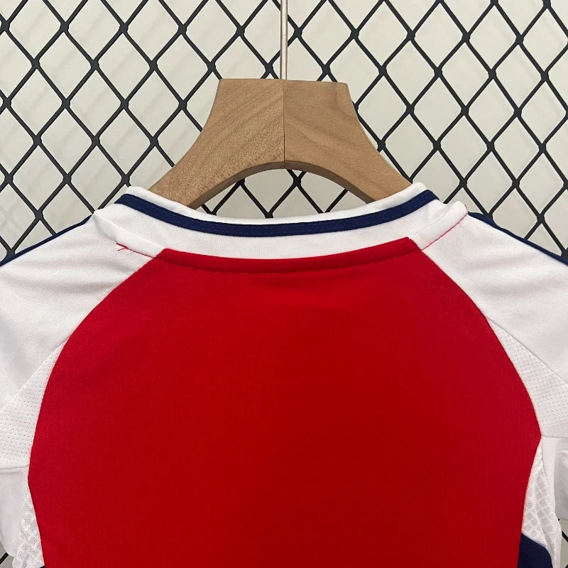 Ensemble Enfant Arsenal Domicile 2024/2025 – Maillot + Short + – Rouge & Blanc