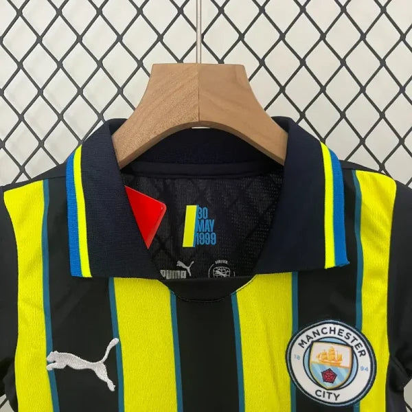 Ensemble enfant Manchester City FC 2024/2025 – Ensemble Extérieur Enfant (Maillot + Short)