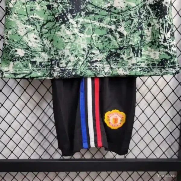 Ensemble Enfant Manchester United 2024/2025 – Ensemble Enfant Football (Vert avec Motif Blanc + Short Noir)