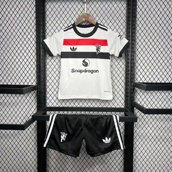 Ensemble enfant Manchester United 2024/2025 –Second Maillot Extérieur (Blanc avec Motifs Argentés)