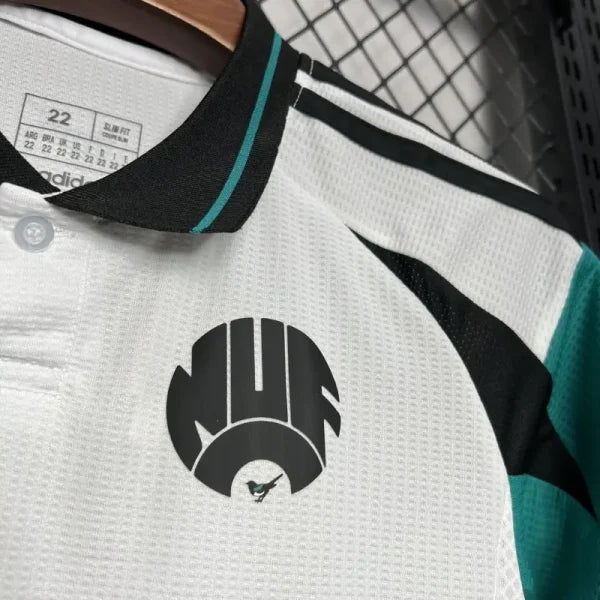 Ensemble Enfant Newcastle United 2024/2025 – Maillot Second Extérieur Enfant
