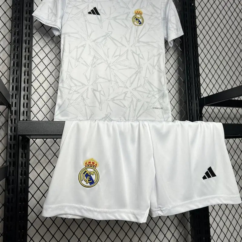 Ensemble Enfant Real Madrid 2025/2026 – Édition Spéciale Triangle Noir