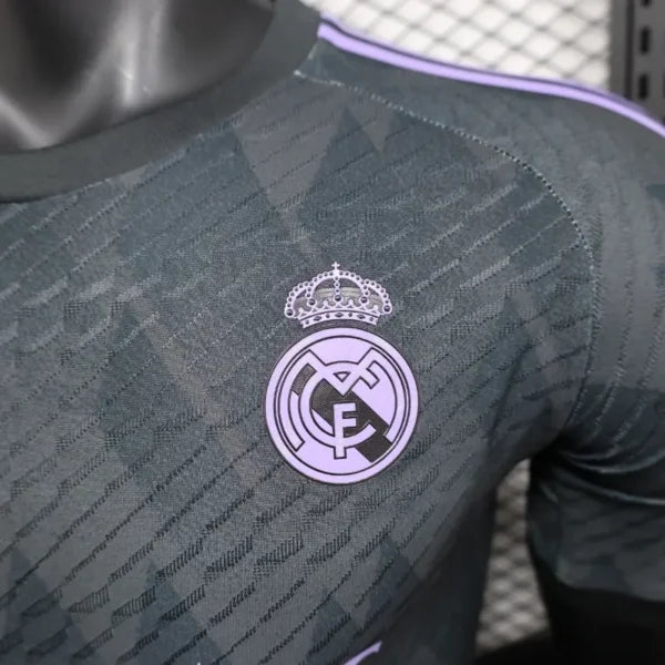 Maillot Real Madrid 2025/26 – Édition Spéciale Noir et Violette