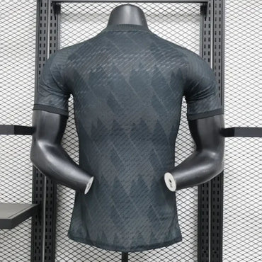 Maillot Real Madrid 2025/26 – Édition Spéciale Noir et Violette