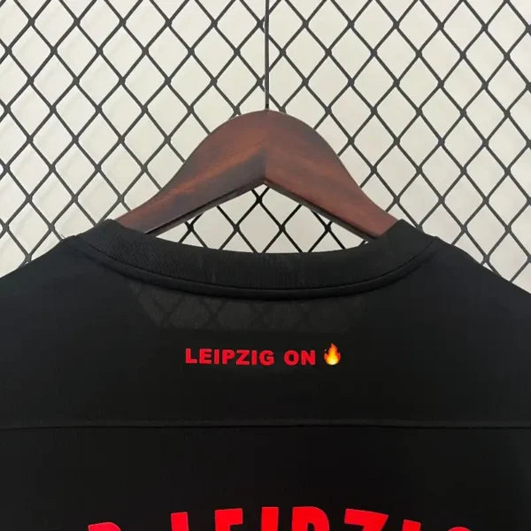 Maillot RB Leipzig 2025/2026 – Édition Spéciale “Leipzig On Fire”