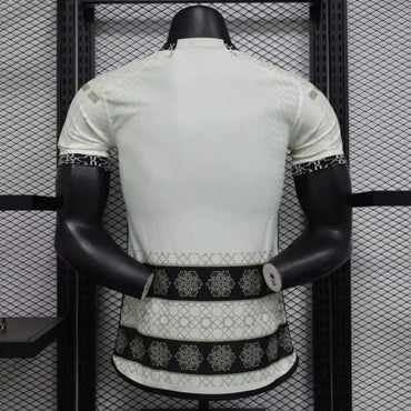 Maillot Real Madrid 2025/26 – Édition Spéciale Cathédrale Blanc Fresque Noire