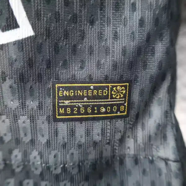 Maillot FC Barcelone 2025/2026 – Édition Spéciale Rouge & Noir Spotify