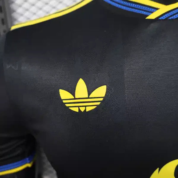 Maillot Manchester United 2025/2026 – Maillot Third Joueur (Noir avec Finitions Bleues et Jaunes)