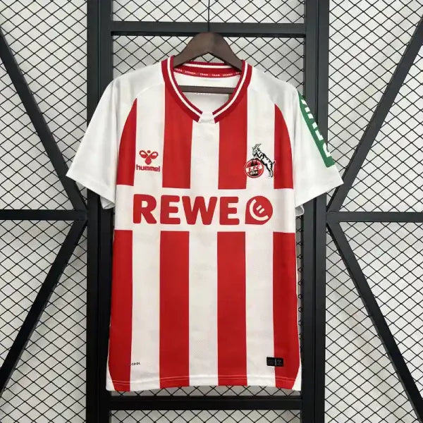 Maillot 1. FC Köln 2025/2026 – Domicile L’élégance rhénane signée Hummel