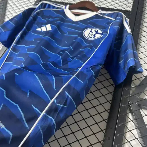 Maillot Schalke 04 2025/2026 – Domicile L’élégance rhénane signée Adidas
