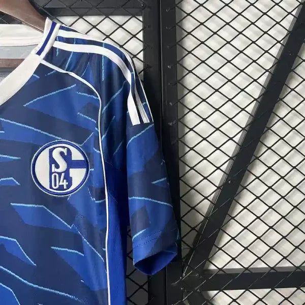 Maillot Schalke 04 2025/2026 – Domicile L’élégance rhénane signée Adidas