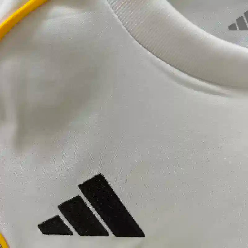 Ensemble enfant Real Madrid 2025/2026 –Domicile Blanc