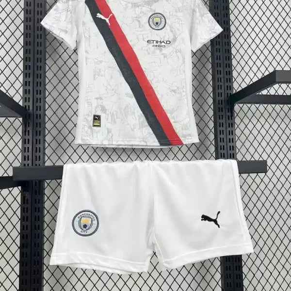 Ensemble enfant Manchester City FC 2025/2026 – Ensemble Extérieur Enfant (Maillot + Short)