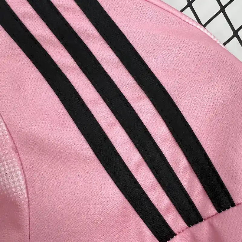 Maillot Real Madrid 2025/26 Editions Spécial Rose et Blanc- Manches courtes