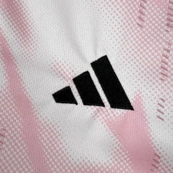 Maillot Real Madrid 2025/26 Editions Spécial Rose et Blanc- Manches courtes