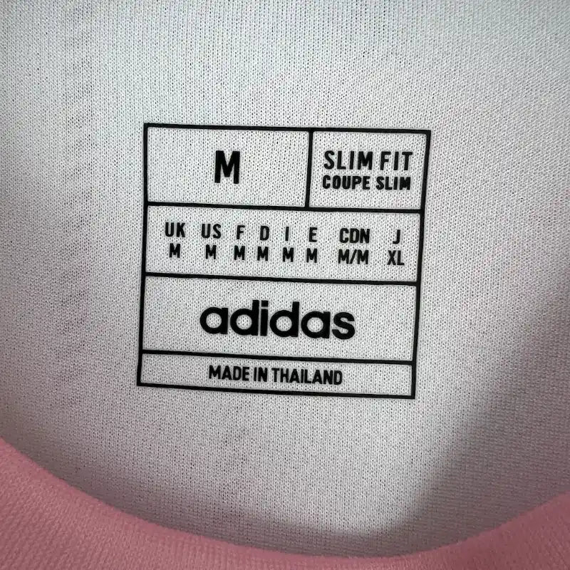 Maillot Real Madrid 2025/26 Editions Spécial Rose et Blanc- Manches courtes