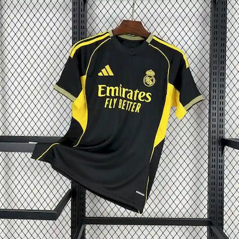 Maillot Édition Spéciale Real Madrid 2025/26 – Noir & Jaune
