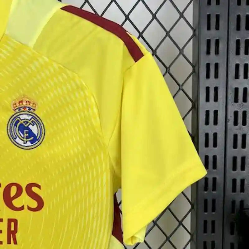 Maillot Gardien Real Madrid 2024/2025 – Troisième Tenue Jaune