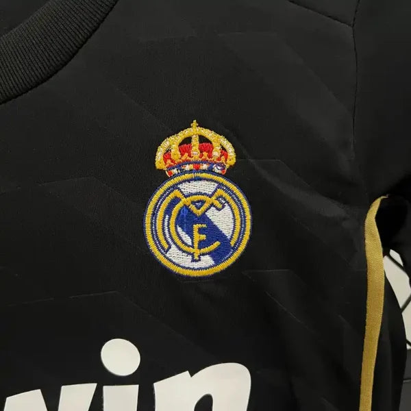 ⚫🟡 Ensemble Enfant Real Madrid Rétro 2011/2012 – Extérieur Noir Doré
