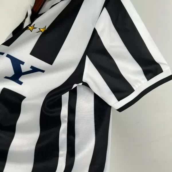 🖤⚪ Maillot Juventus 1996/97 – Rétro -Domicile