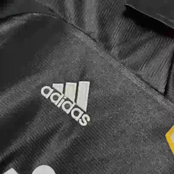 Maillot Real Madrid Rétro Homme 1998/1999 – Extérieur Noir/ Or