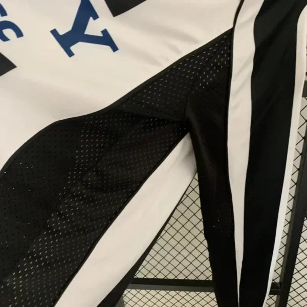 🖤⚪ Maillot Rétro Juventus 1997/98 – Domicile Manches Longues