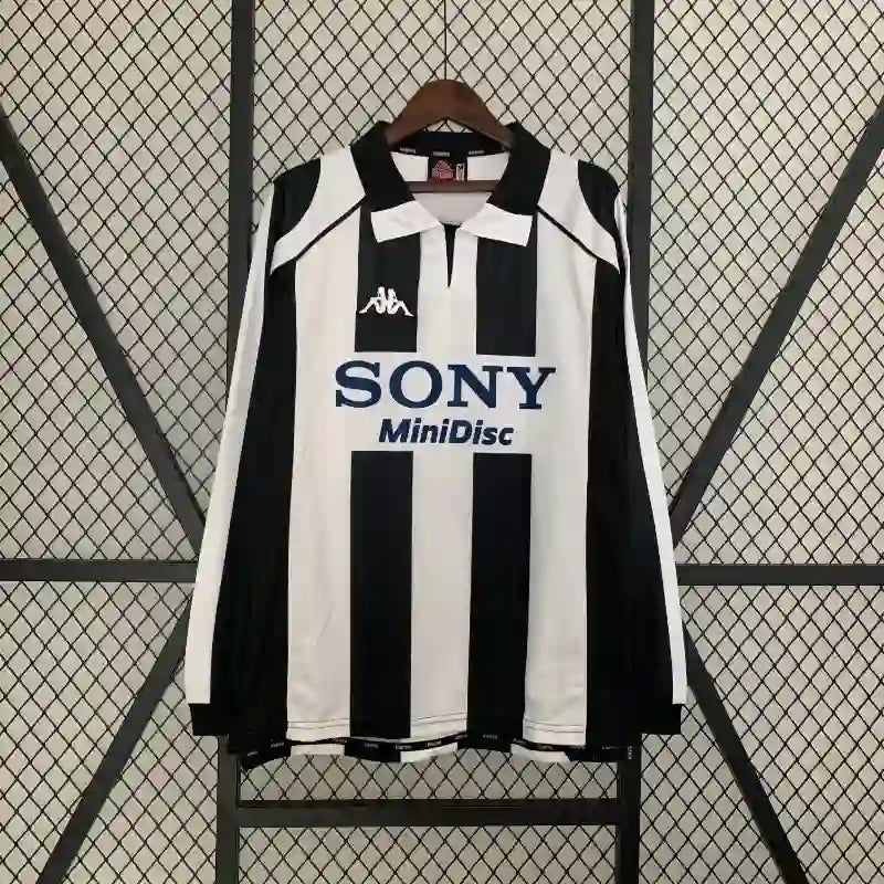 🖤⚪ Maillot Rétro Juventus 1997/98 – Domicile Manches Longues