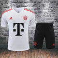 EnsembleBayern Munich 2023/2024 – Ensemble Homme Domicile (Blanc &amp; Rouge – Manches Courtes + Short Noir)