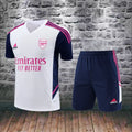 Ensemble Arsenal 2023/2024 – Maillot Manches Courtes + Short – Blanc, Bleu Marine Bandes Violettes – Homme