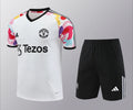 Ensemble Manchester United 2023/2024 –  Manches Courtes- Homme- (Blanc avec Épaulettes Multicolores)