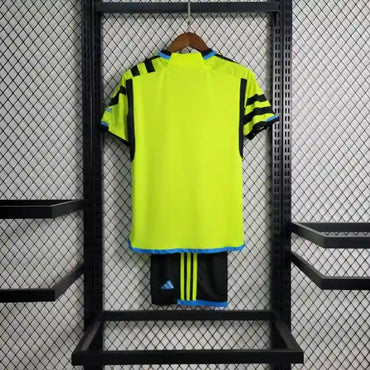 Ensemble Enfant Arsenal Extérieur 2023/2024 – Maillot + Short – Jaune Fluo ; Graphismes Noirs