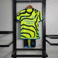 Ensemble Enfant Arsenal Extérieur 2023/2024 – Maillot + Short – Jaune Fluo ; Graphismes Noirs