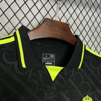 Maillot  Real Madrid 2025/26 Editions Spécial Noir et Jaunes- Manches courtes
