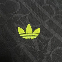 Maillot  Real Madrid 2025/26 Editions Spécial Noir et Jaunes- Manches courtes