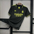 Maillot  Real Madrid 2025/26 Editions Spécial Noir et Jaunes- Manches courtes