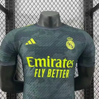 Maillot Real Madrid Edition spécial Mili-vert  2025/2026 Vert