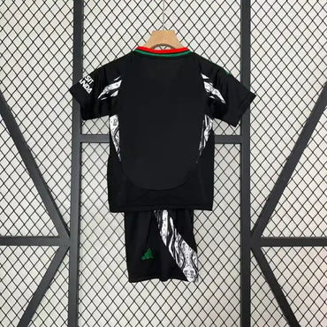 Ensemble Enfant Arsenal Extérieur 2024/2025 – Maillot + Short + – Noir &; Pan-Africains