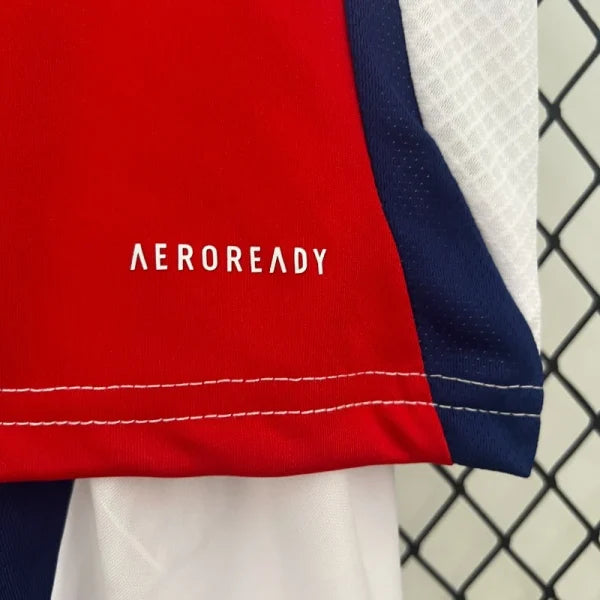 Ensemble Enfant Arsenal Domicile 2024/2025 – Maillot + Short +&nbsp; – Rouge &amp; Blanc