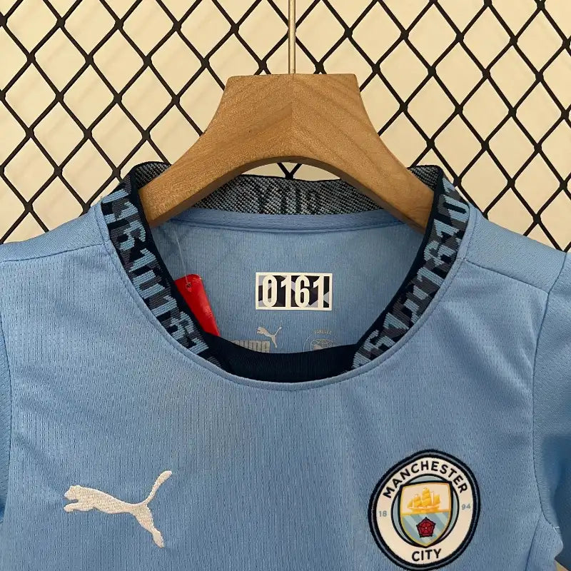 Ensemble enfant Manchester City FC 2024/2025 – Ensemble Domicile Enfant (Maillot + Short)