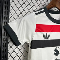 Ensemble enfant Manchester United 2024/2025 –Second Maillot Extérieur (Blanc avec Motifs Argentés)