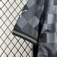 Manchester City FC 2024/2025 – Maillot Édition Spéciale damier Noir et Gris Homme