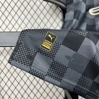Manchester City FC 2024/2025 – Maillot Édition Spéciale damier Noir et Gris Homme