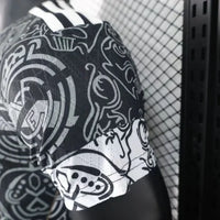 Maillot Real Madrid 2025/26 – Édition Spéciale Noir  Blason Or Incurvé