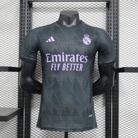Maillot Real Madrid 2025/26 – Édition Spéciale Noir et Violette