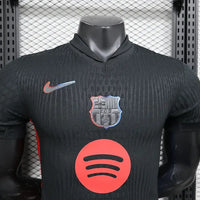 Maillot FC Barcelone 2024/2025 – Édition Spéciale Noir &amp; Logo Rouge – Manches Courtes