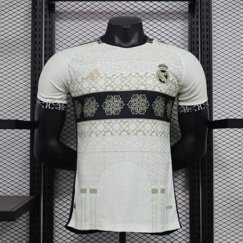 Maillot Real Madrid 2025/26 – Édition Spéciale Cathédrale Blanc Fresque Noire