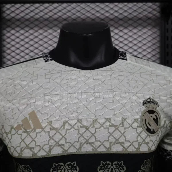 Maillot Real Madrid 2025/26 – Édition Spéciale Cathédrale Blanc Fresque Noire