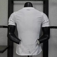 Maillot Manchester City FC 2025/2026 Extérieur–  Homme (Blanc à Bande Diagonale Rouge et noir, Version Joueur)