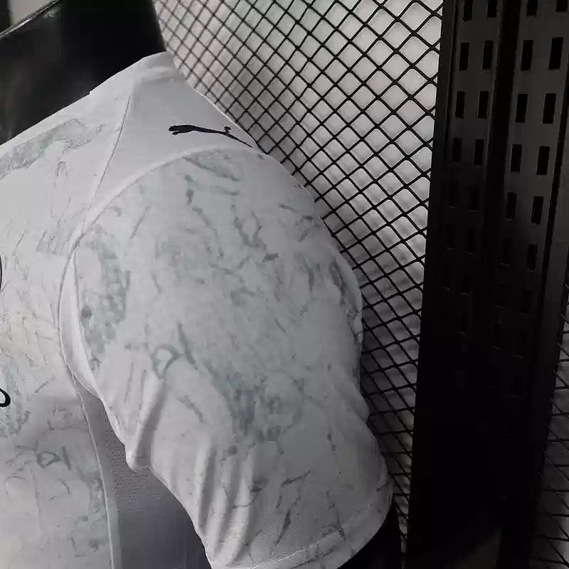 Maillot Manchester City FC 2025/2026 Extérieur–  Homme (Blanc à Bande Diagonale Rouge et noir, Version Joueur)