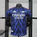Maillot Extérieur Arsenal 2025/2026 – Bleu Marine &amp; Accents Rouges – Homme